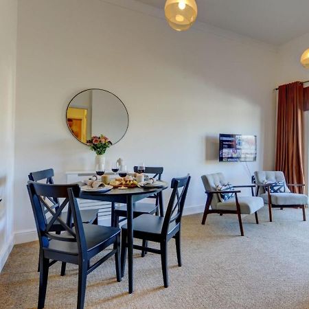 The Clement Apartment Stylish Two Bedroom Apartment Very Close To The Birmingham Arena ภายนอก รูปภาพ