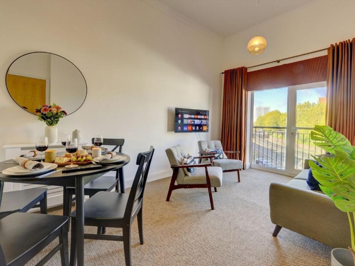 The Clement Apartment Stylish Two Bedroom Apartment Very Close To The Birmingham Arena ภายนอก รูปภาพ
