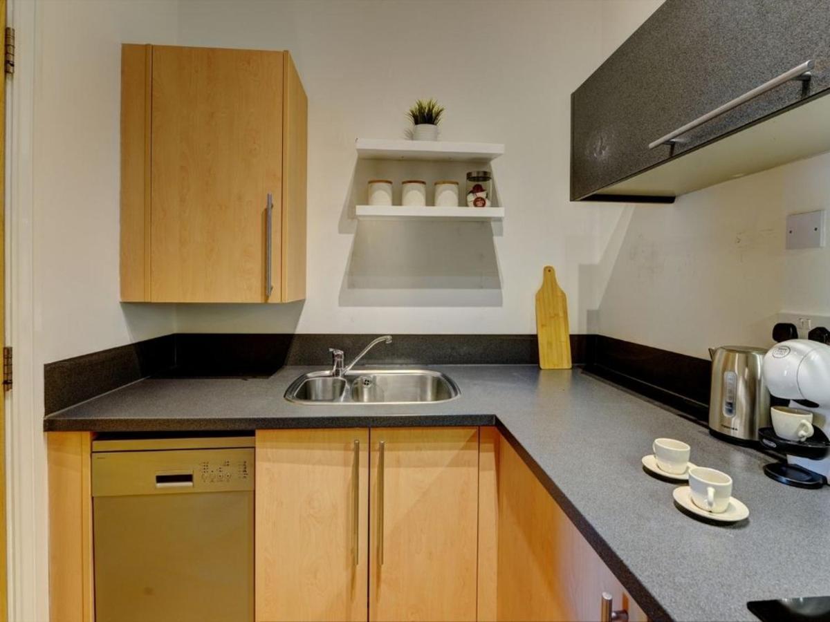 The Clement Apartment Stylish Two Bedroom Apartment Very Close To The Birmingham Arena ภายนอก รูปภาพ